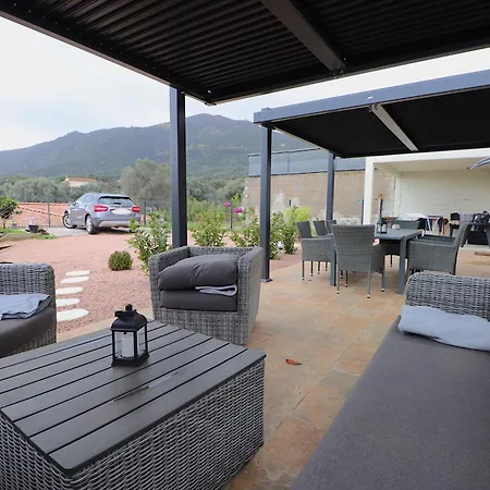 Dom wakacyjny La Maison De A Ajaccio- Proche Et Aeroport- Exterieur Privatif Avec Barbecue