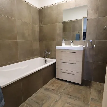 Nyaraló Maison A Confort- Proche Et Aeroport- Exterieur Privatif Avec Barbecue